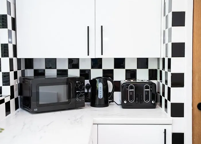 The Prestwich Pad By House Of Josef * Mánchester