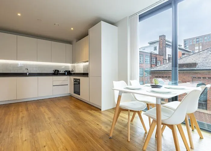 Centre, Spacious Apartment *