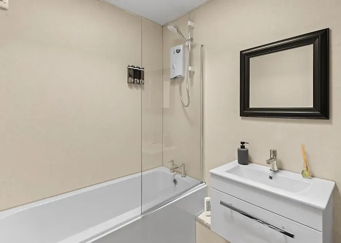 Modern 4 Bedroom House For 9 Guests With Free Parking By The Cosy Corner Nationwide 아파트 맨체스터