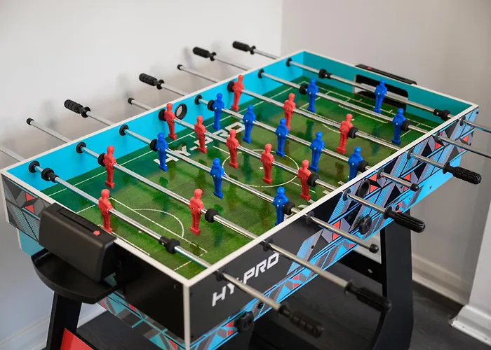 Spacious 3 Bedroom House For Single & Group Accommodation Upto 10 Guests And Free Parking For 3 Cars Apartamento *