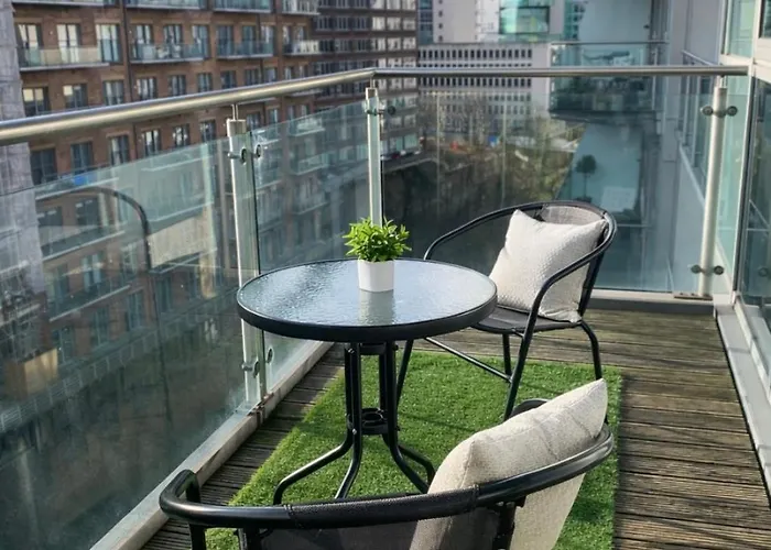 Apartment 2 Bed Lowry River Collection Penthouse *