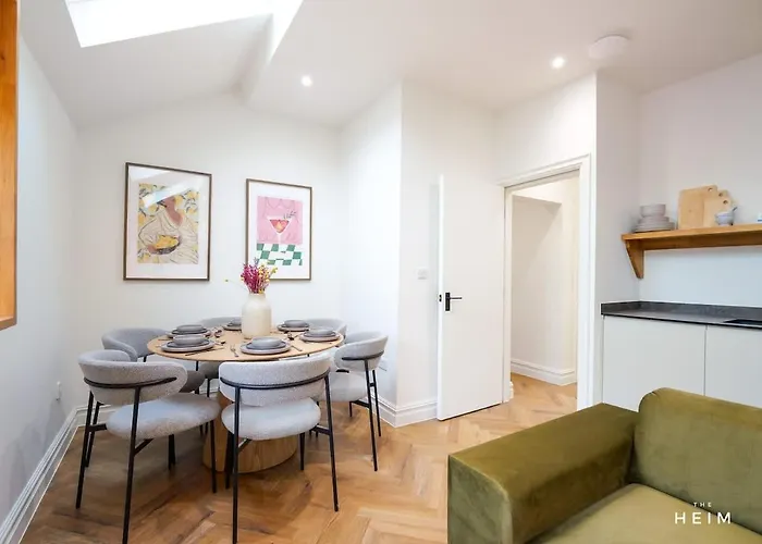 Shuttle At The Heim * Mánchester