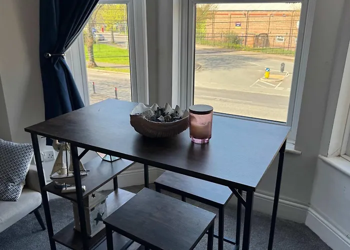 Charming 2-bed In M16