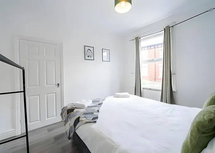 Etihad Stadium - Spacious Stay, 5 Mins To Stadium Διαμέρισμα *