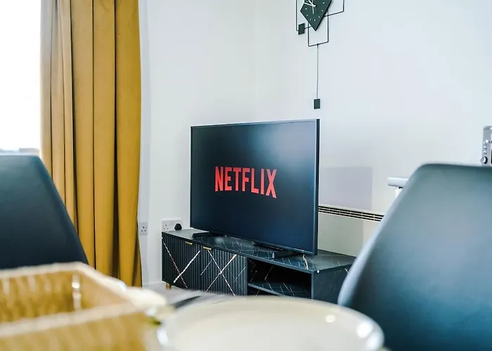 Stylish 2 Bedroom, 2 Bathroom With Free Parking * Manchester