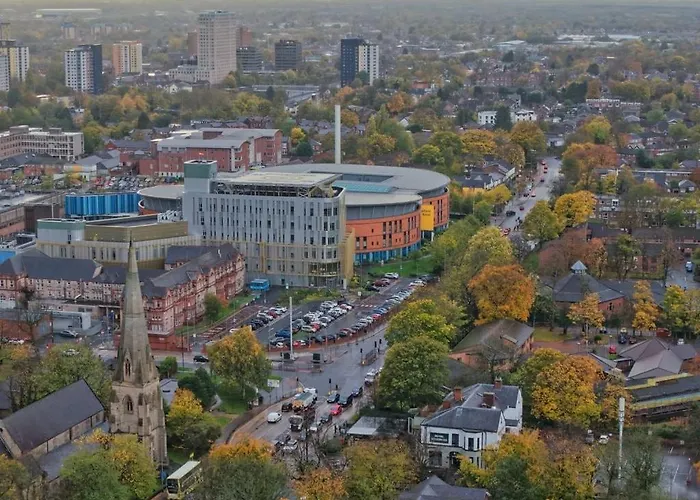 Charming Away From With Free Parking * Manchester