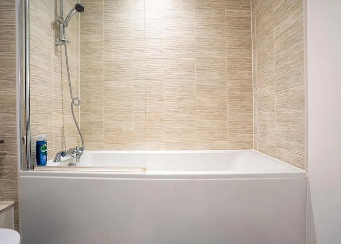 Elegant Modern One Bed Flat With Juliet Balcony * Manchester