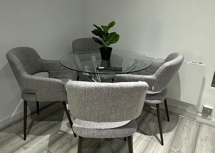 Apartament 2 Bedroom - Near Coop Live & Etihad Stadium *