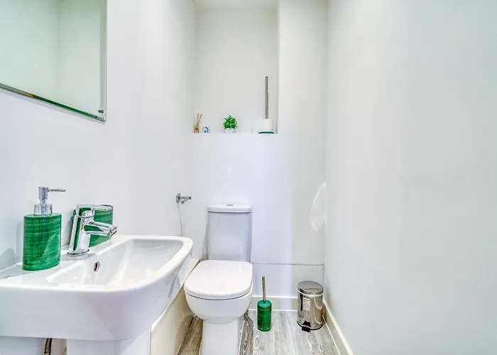 Apartment Executive With Sleek Modern Aesthetic Manchester