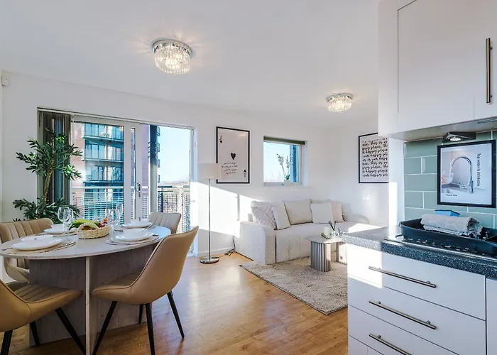 شقة Stylish Mcr 1br Etihad Coop Live Parking *