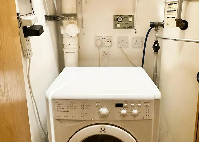 Chic 1 Bedroom Flat In The Heart Of *