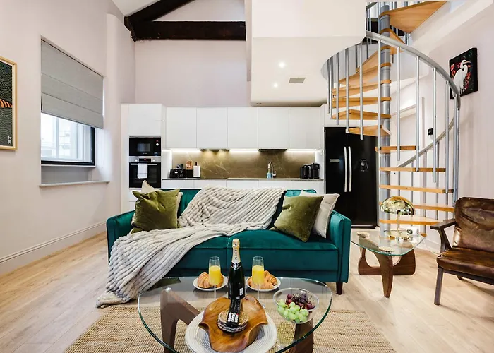 Spacious Location For Families Walk To مانشستر