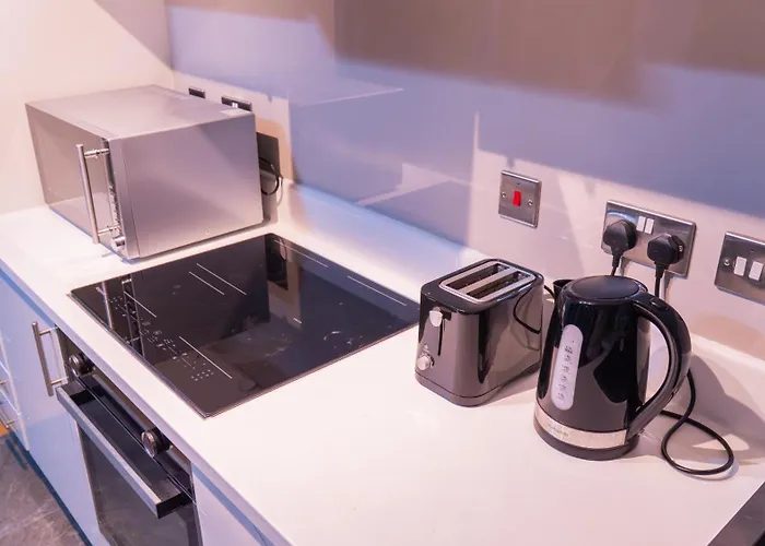 Apartamento Whole Two Bed, One Bedroom With Riverside View - Secure Parking - Close To Centre And Old Trafford *