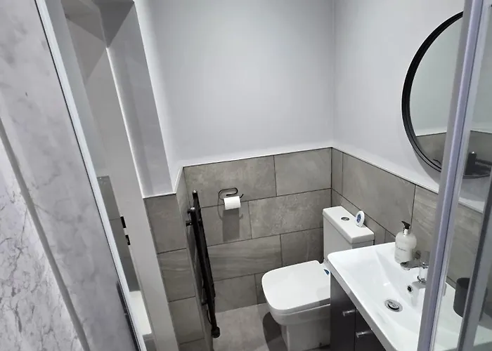 Easy Access To Airport &city Centre Apartament Manchester