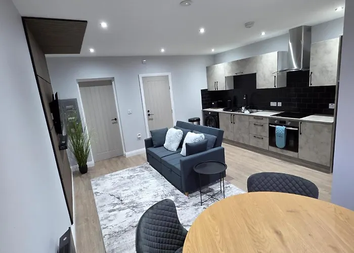 Easy Access To Airport &city Centre Apartament *