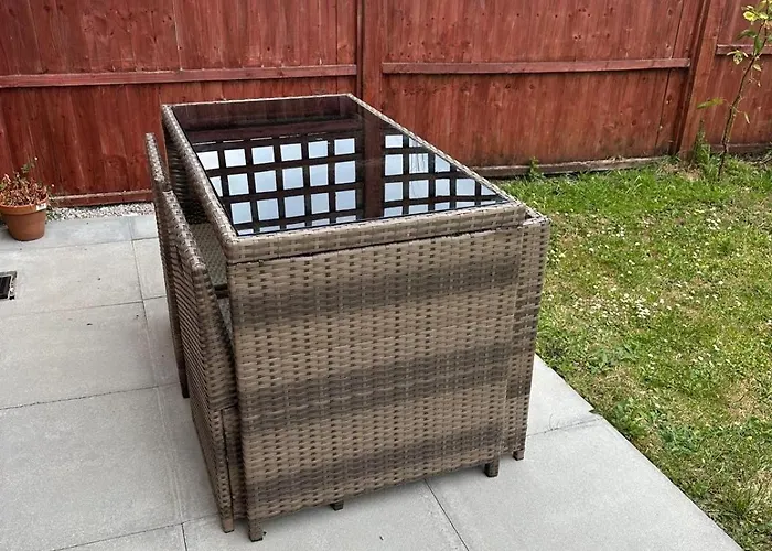 Large Centre 3bd Cosy - Etihad - Cooplive