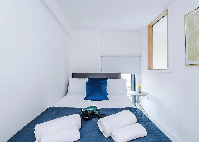 Apartment Stylish 2br 3 Baths 6 Guests Manchester