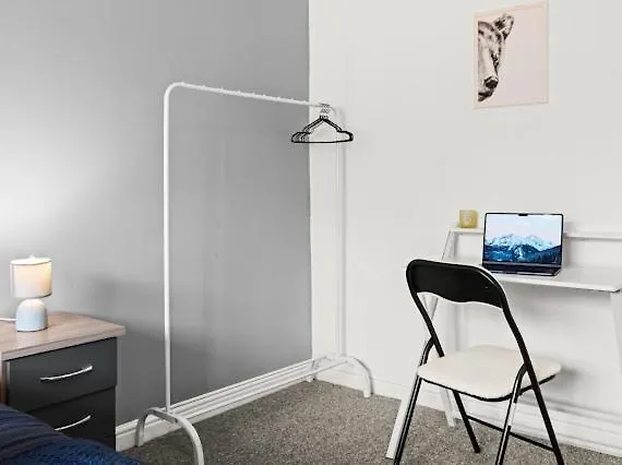 Lägenhet Arosa Escape- Modern2 Bed Suite,sleeps 5,free Parking,ps4,kingbed,wifi,near Christies Manchester