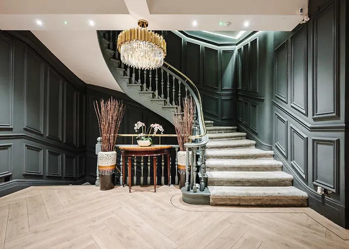 Spacious Location For Families Walk To