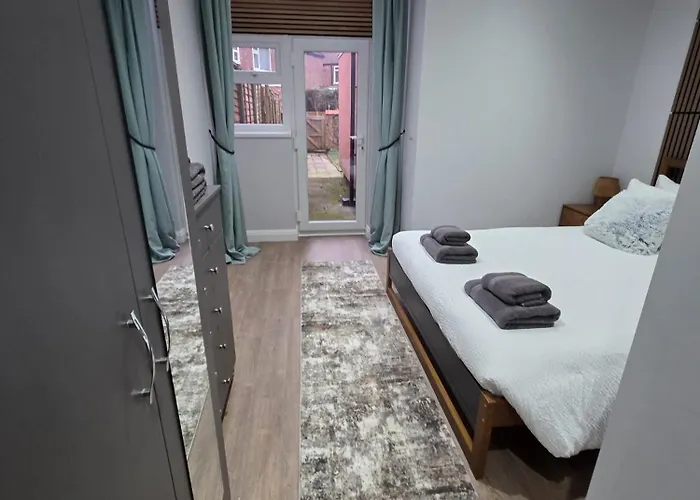 Easy Access To Airport &city Centre