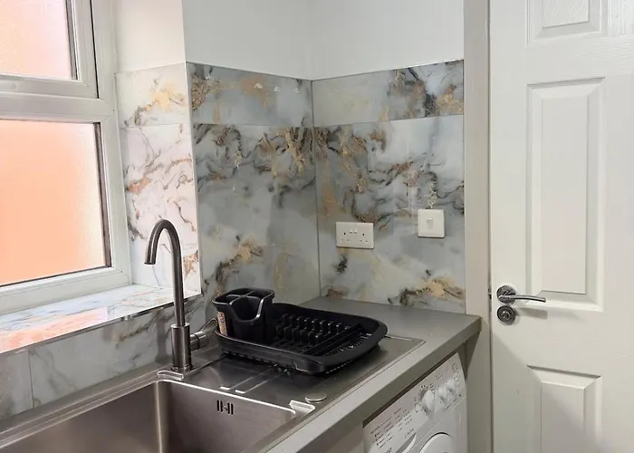 The Emerald 1br Near Etihad & Coop Live Apartament *