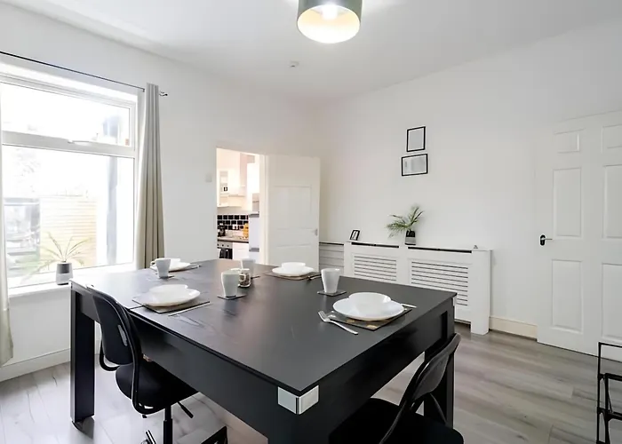 Etihad Stadium - Spacious Stay, 5 Mins To Stadium Mánchester