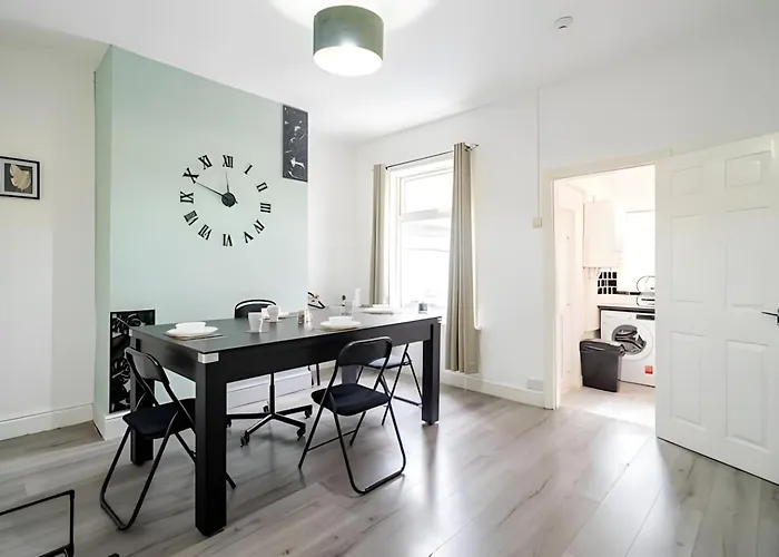 Etihad Stadium - Spacious Stay, 5 Mins To Stadium *