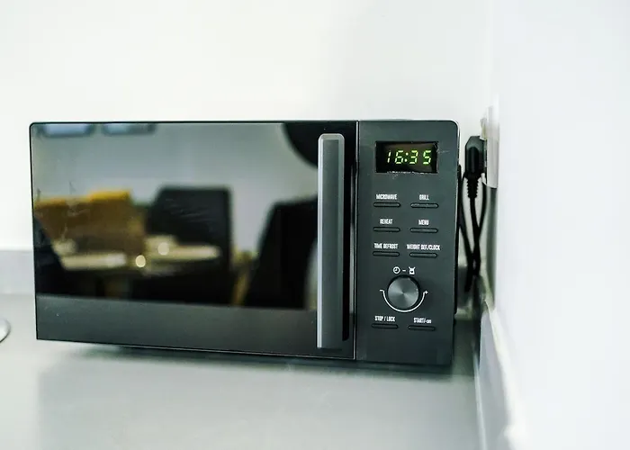 Stylish 2 Bedroom, 2 Bathroom With Free Parking Appartement