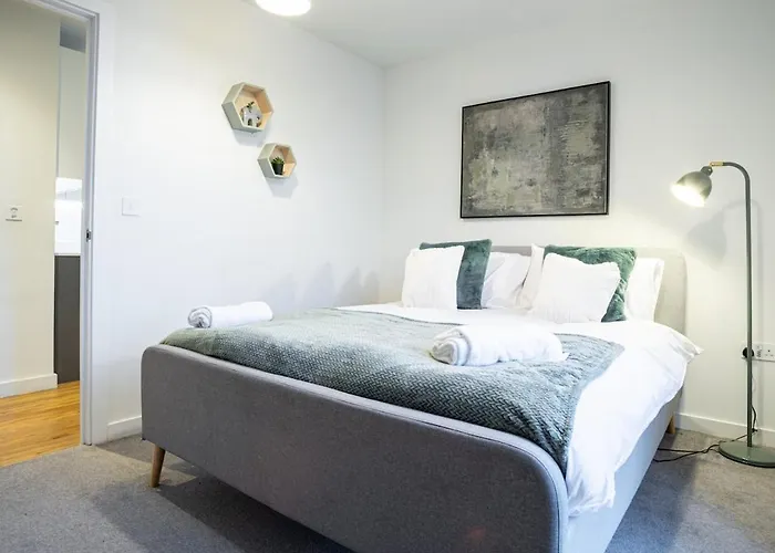 Centre Apartment, Pool Table Apartment