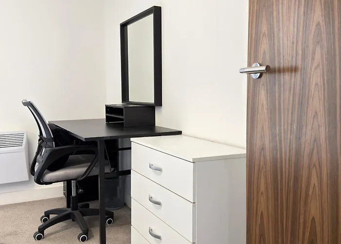 Modern Near Oxford Road, Centre *