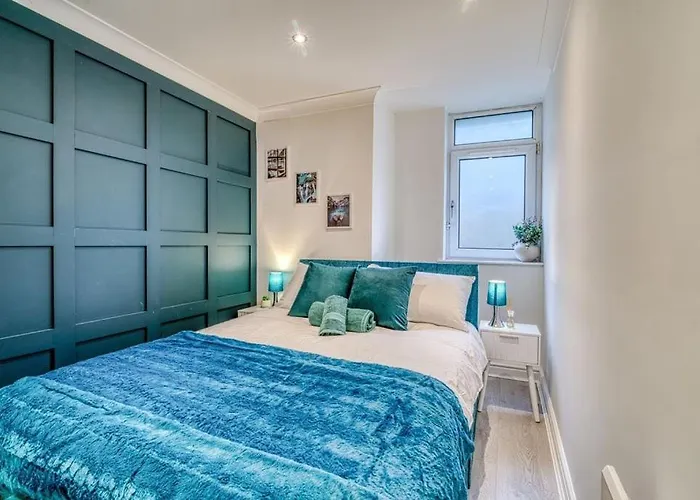 Charming Away From With Free Parking *