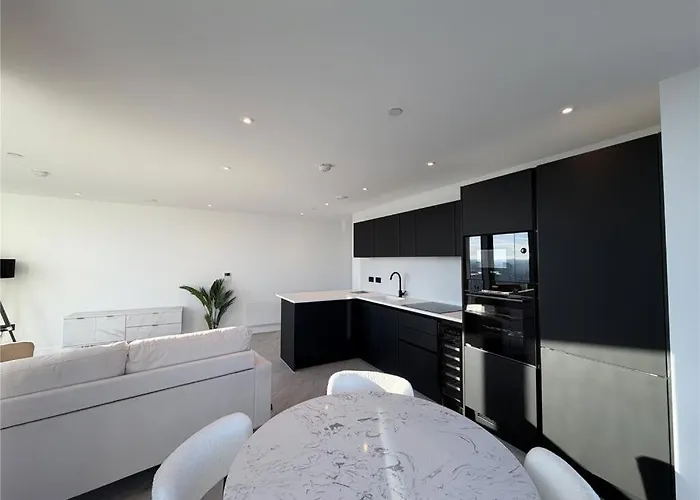 Luxury Skyline With Premium Facilities- M3 Manchester