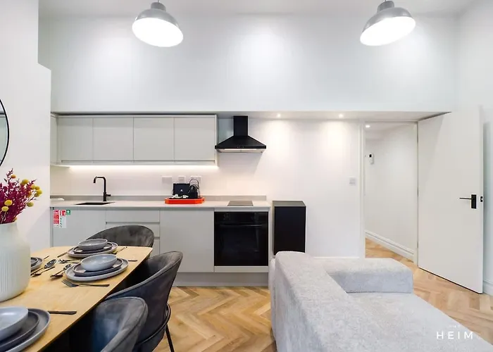 Nap At The Heim * Mánchester