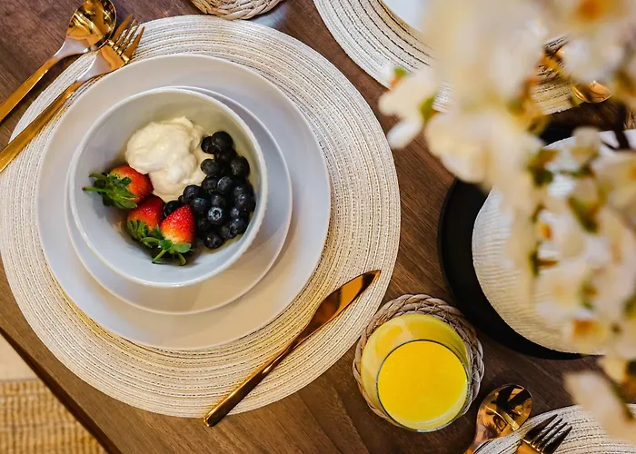 Spacious Location For Families Walk To *