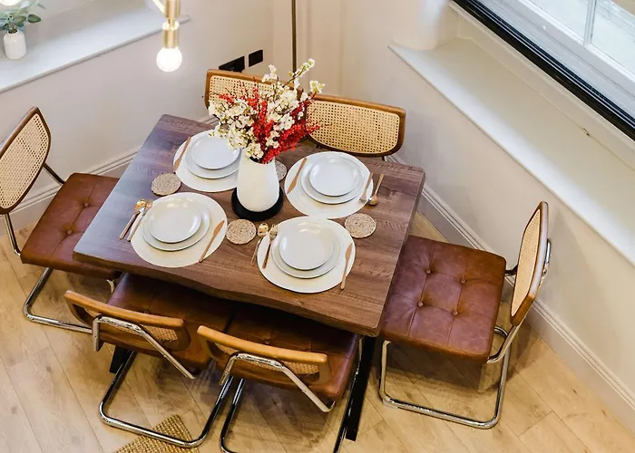 Spacious Location For Families Walk To