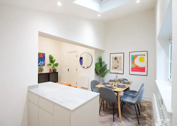 Riff At The Heim Apartment