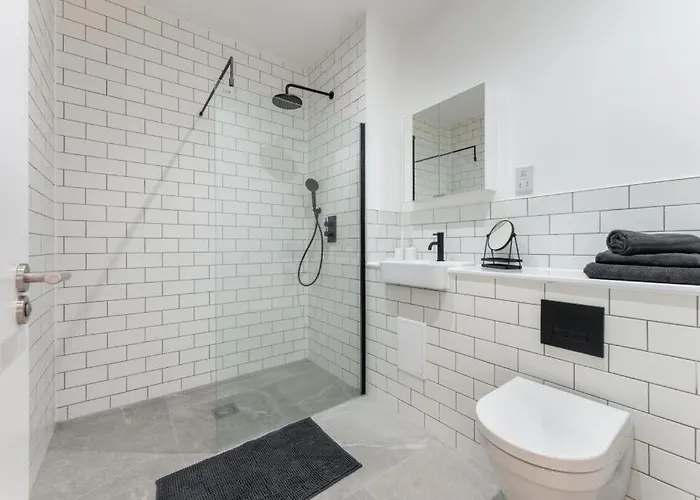 Bluebird The Claymore Apartman