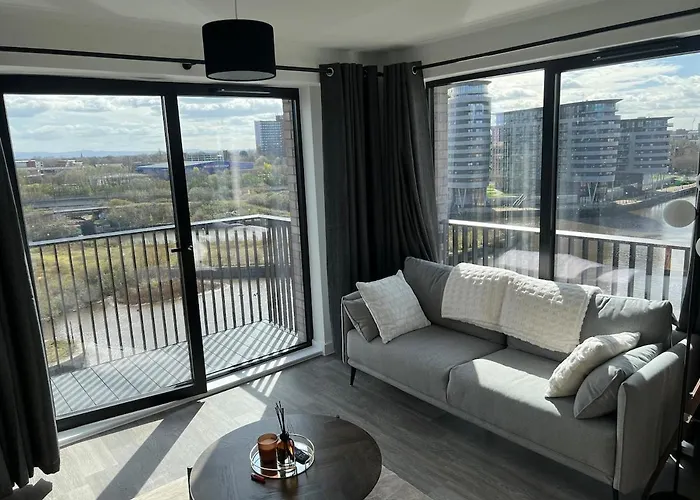 شقة Luxury 2br High-rise Balcony, Terrace, Parking مانشستر