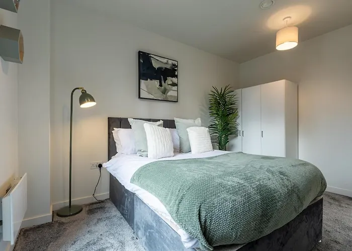 Centre, Spacious Apartment