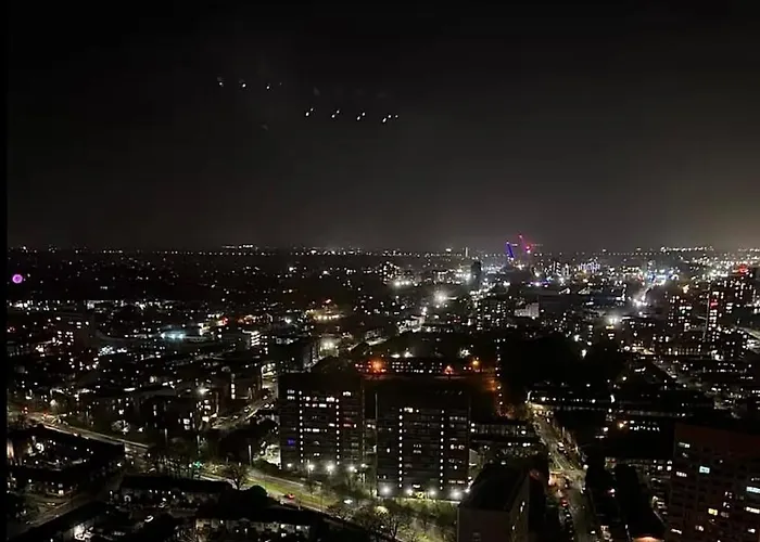 High Rise In Centre With Stunning Views شقة