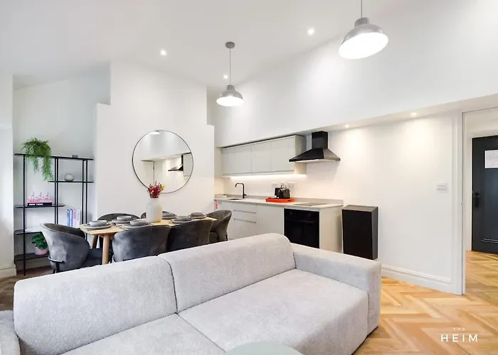 Nap At The Heim * Mánchester