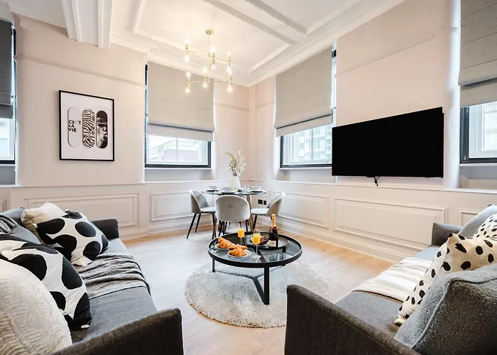 Walk To Chinatown &theatres