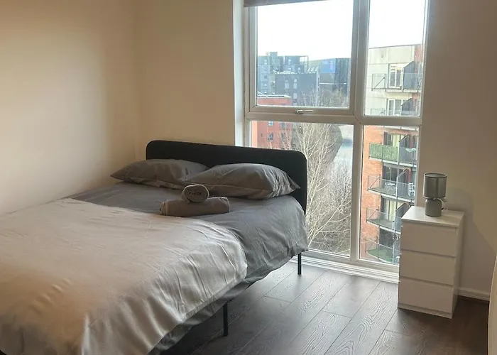 Apartamento Comfortable 2-bedroom Flat Close Etihad And Coop Live *