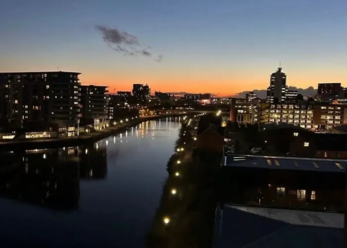 Lägenhet Luxury 2br High-rise Balcony, Terrace, Parking