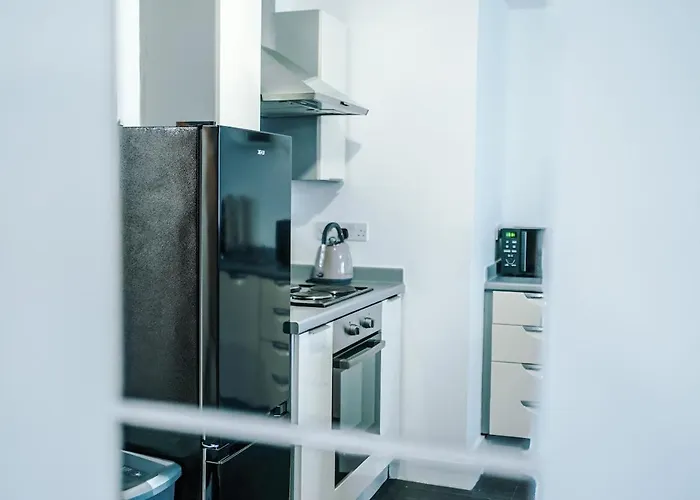 Stylish 2 Bedroom, 2 Bathroom With Free Parking Appartement