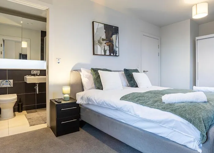 Centre Apartment, Pool Table Apartment *