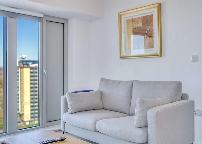 Apartament City View - Free Parking -Near Salford Royal - Sleeps 3 Manchester