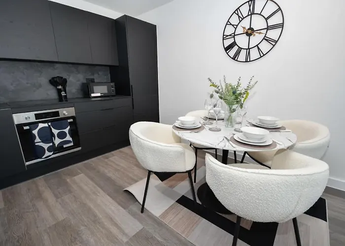 Modern 2 Bedroom In W Balcony Lägenhet *