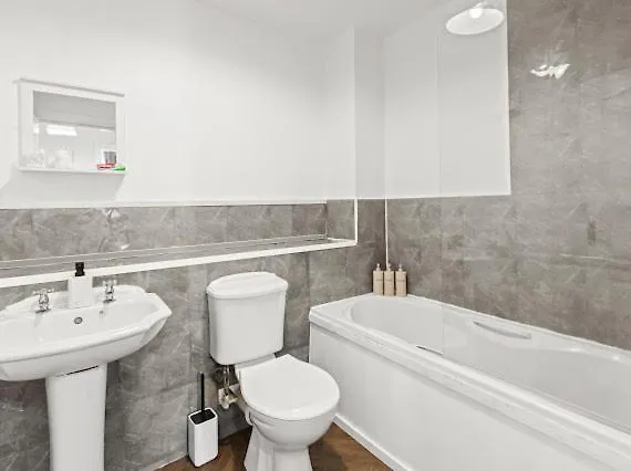 Lägenhet Arosa Escape- Modern2 Bed Suite,sleeps 5,free Parking,ps4,kingbed,wifi,near Christies Manchester