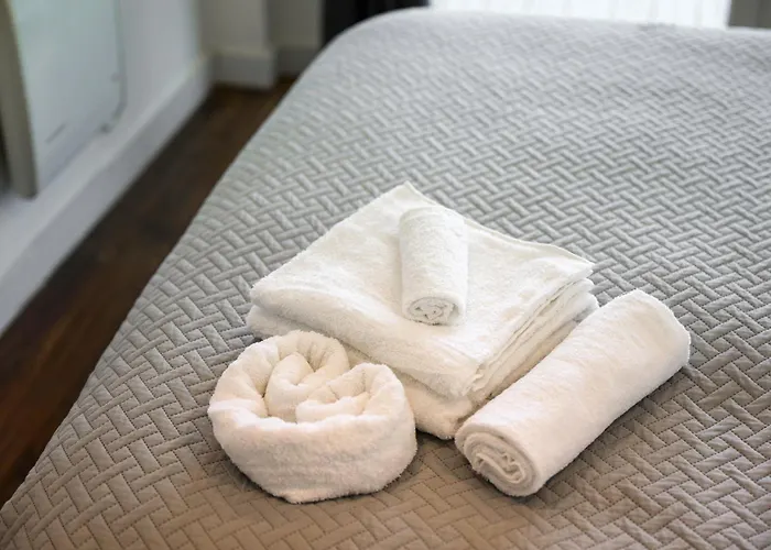 Waterfront Panorama - 2br + Balcony, Near Stadium